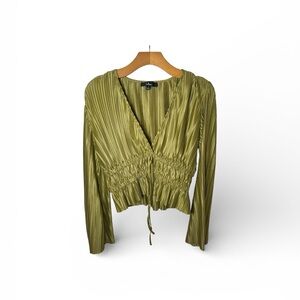 NWOT Y2K never worn Lulu’s size large silky green top